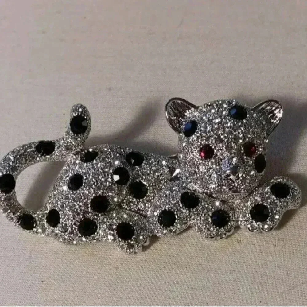 Leopard Cub Pin Brooch Silver Toned Black Spots Rhinestones‎ And Red Eyes Gems